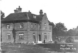 The Moat House, now demolished. According to this postcard, it was in Arborfield. It was actually in Barkham