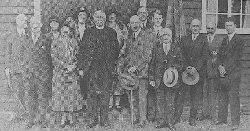 Miss Simonds, Canon Anderson, Mr. J. H. Simonds and Mr. Allsebrook and others outside the hall
