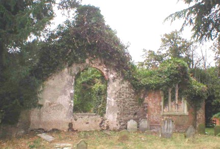 The ruins of the Old Church as in August 2004