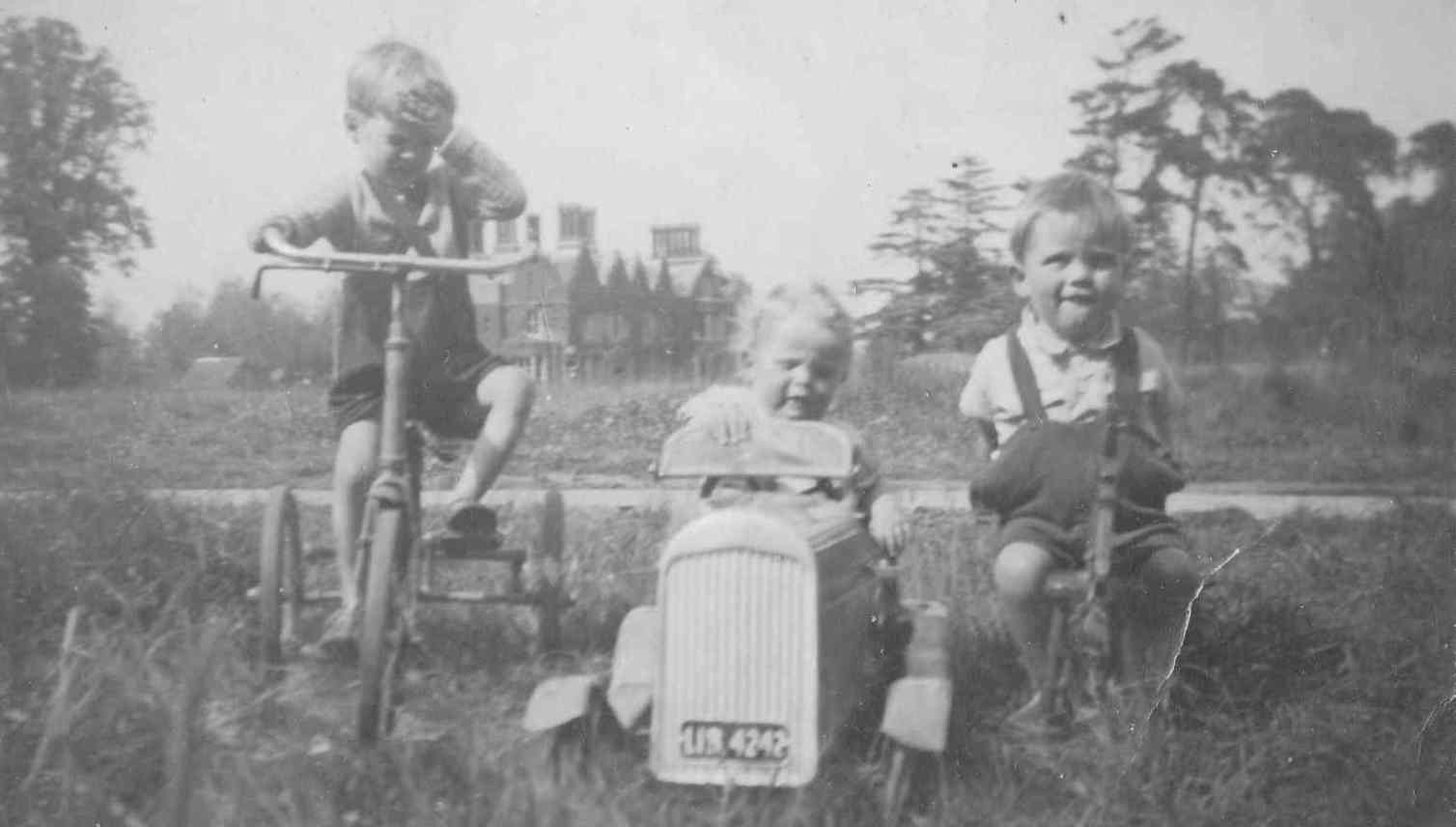 Paddy, Robin and Kevin with Arborfield Hall in the background